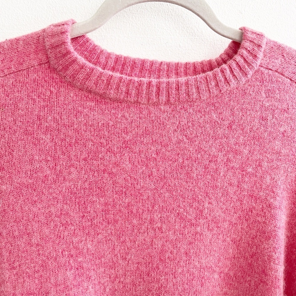 H&M Pink Sweater Medium Crew Neck Long Sleeve Ribbed Hem bubble pink NWOT - Picture 7 of 10